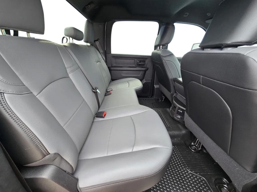 2026 RAM Ram 3500 RAM 3500 TRADESMAN CREW CAB 4X4 6'4' BOX