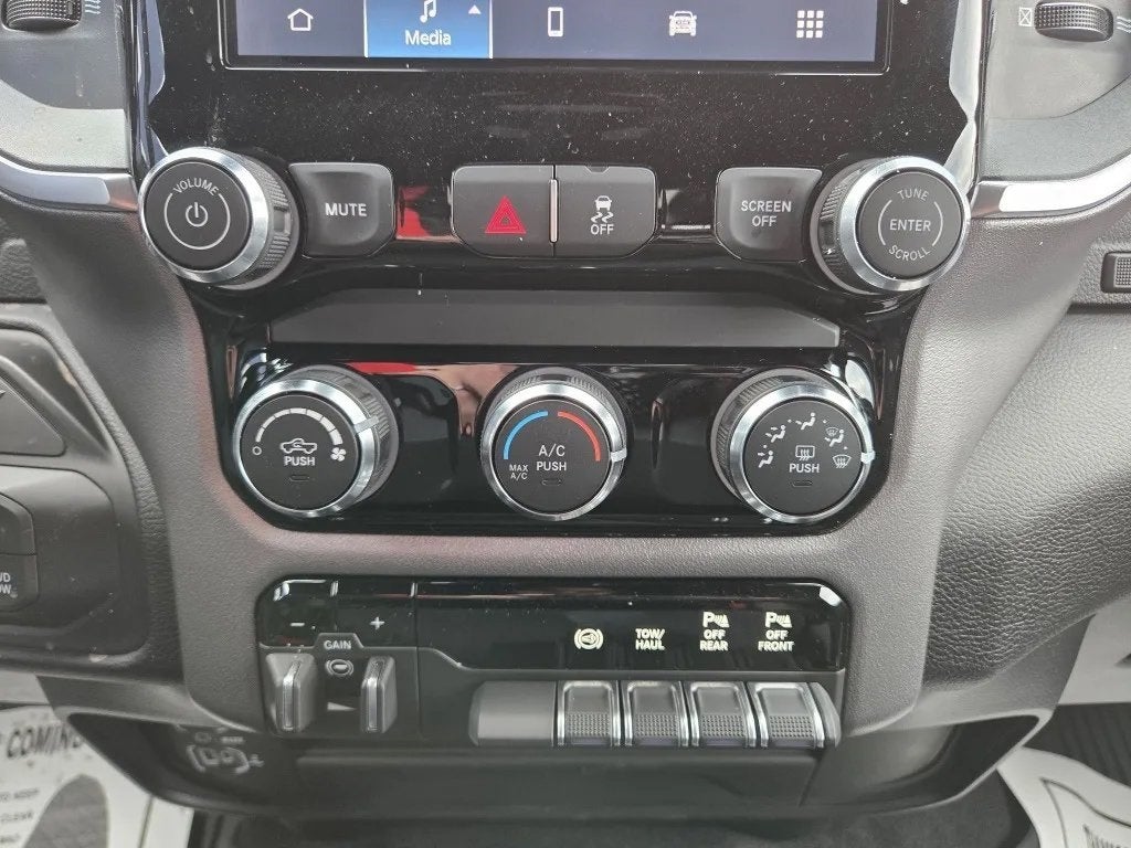 2026 RAM Ram 3500 RAM 3500 BIG HORN CREW CAB 4X4 6'4' BOX