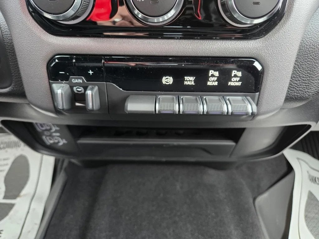 2026 RAM Ram 3500 RAM 3500 BIG HORN CREW CAB 4X4 6'4' BOX