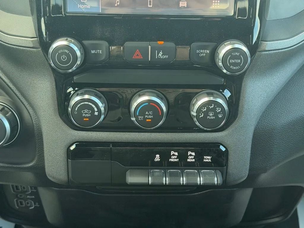 2026 RAM Ram 1500 RAM 1500 TRADESMAN CREW CAB 4X4 5'7' BOX