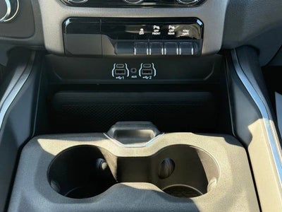 2026 RAM Ram 1500 RAM 1500 EXPRESS CREW CAB 4X4 5'7' BOX