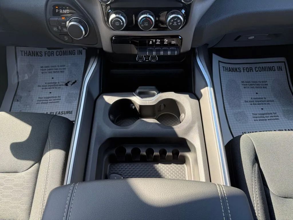 2026 RAM Ram 1500 RAM 1500 EXPRESS CREW CAB 4X4 5'7' BOX