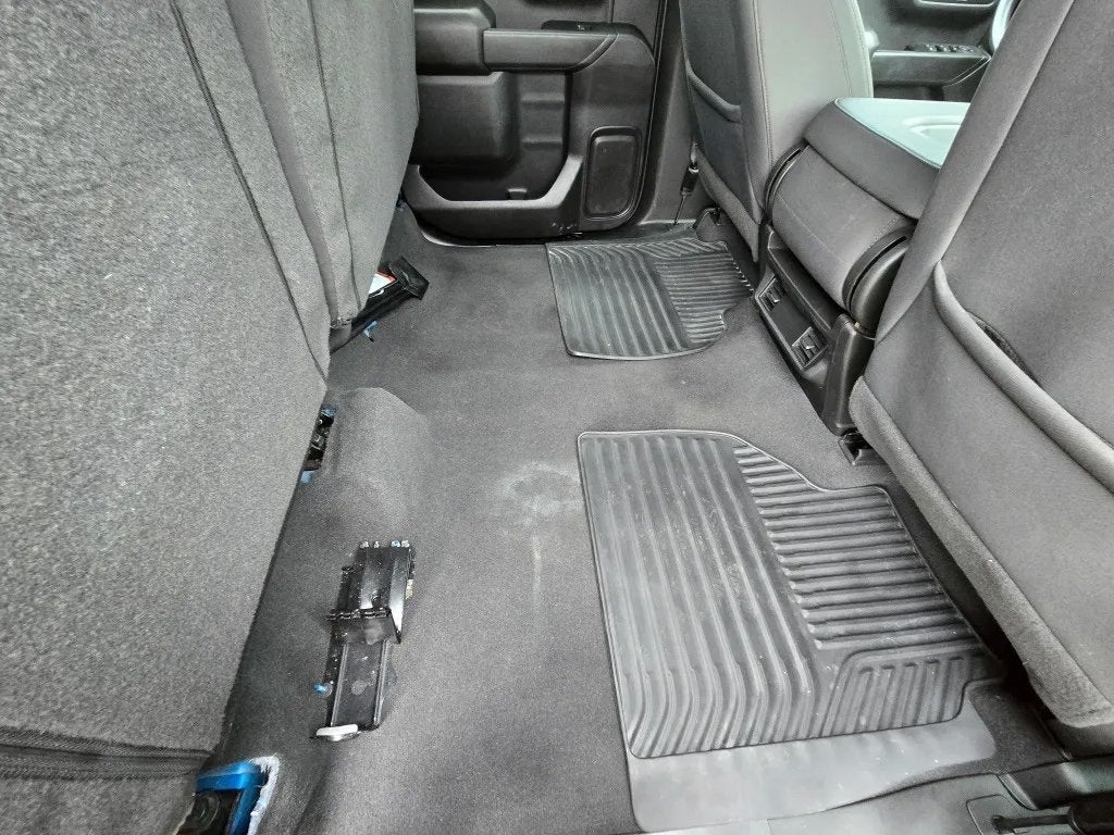 2023 Chevrolet Silverado 1500 4WD Crew Cab Short Bed Custom