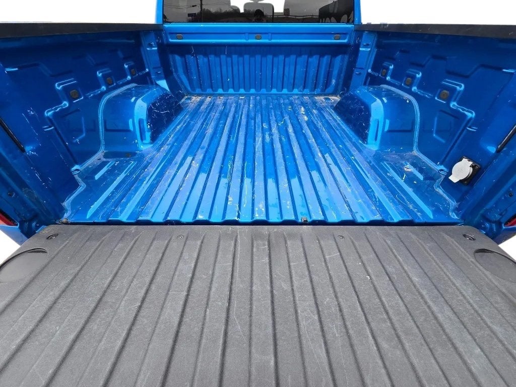 2023 Chevrolet Silverado 1500 4WD Crew Cab Short Bed Custom