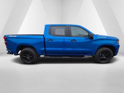 2023 Chevrolet Silverado 1500 4WD Crew Cab Short Bed Custom