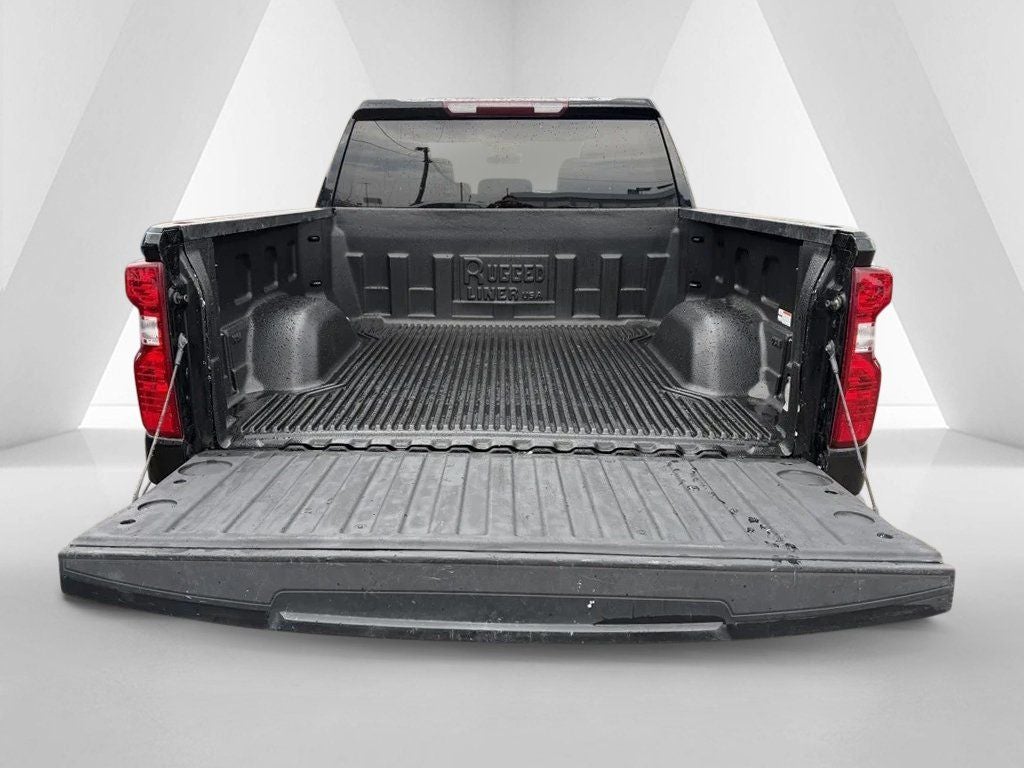 2023 Chevrolet Silverado 1500 4WD Crew Cab Short Bed Custom