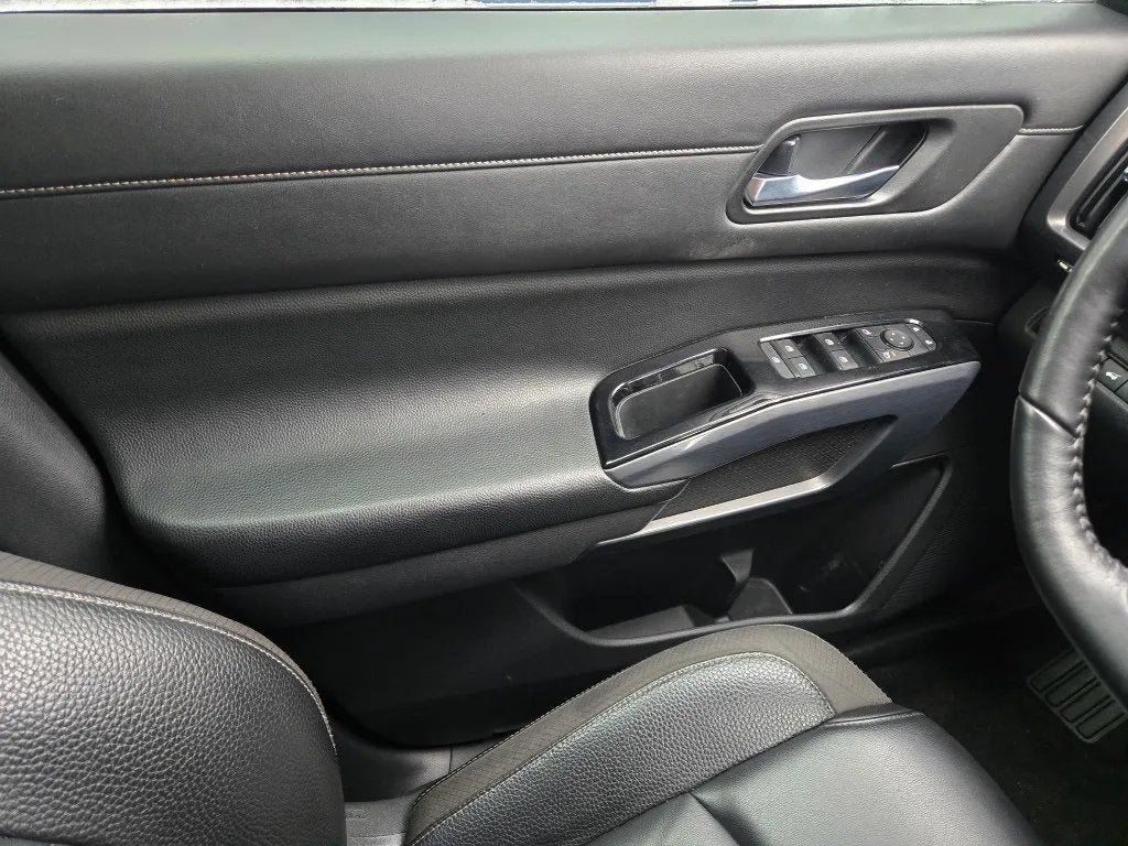 2022 Nissan Pathfinder SL 2WD