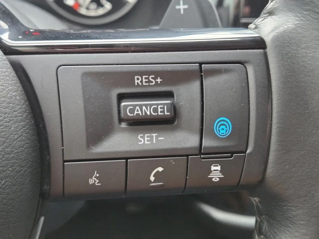 2022 Nissan Pathfinder SL 2WD