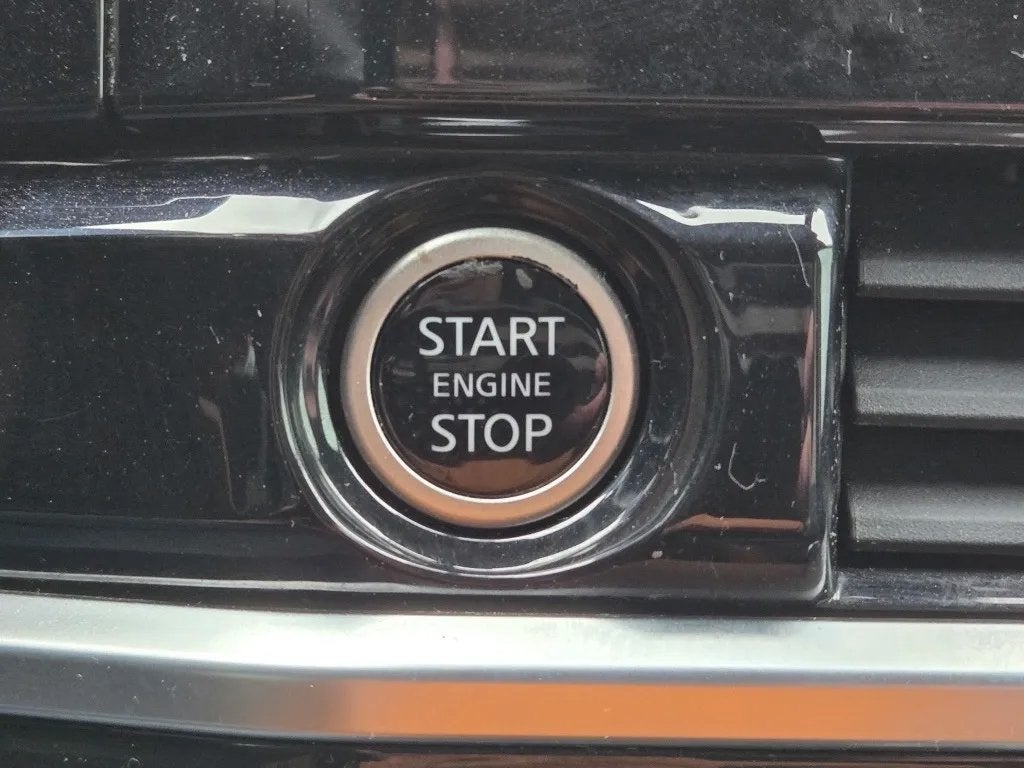 2022 Nissan Pathfinder SL 2WD