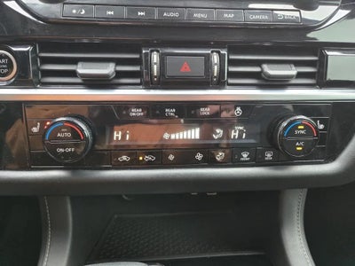 2022 Nissan Pathfinder SL 2WD