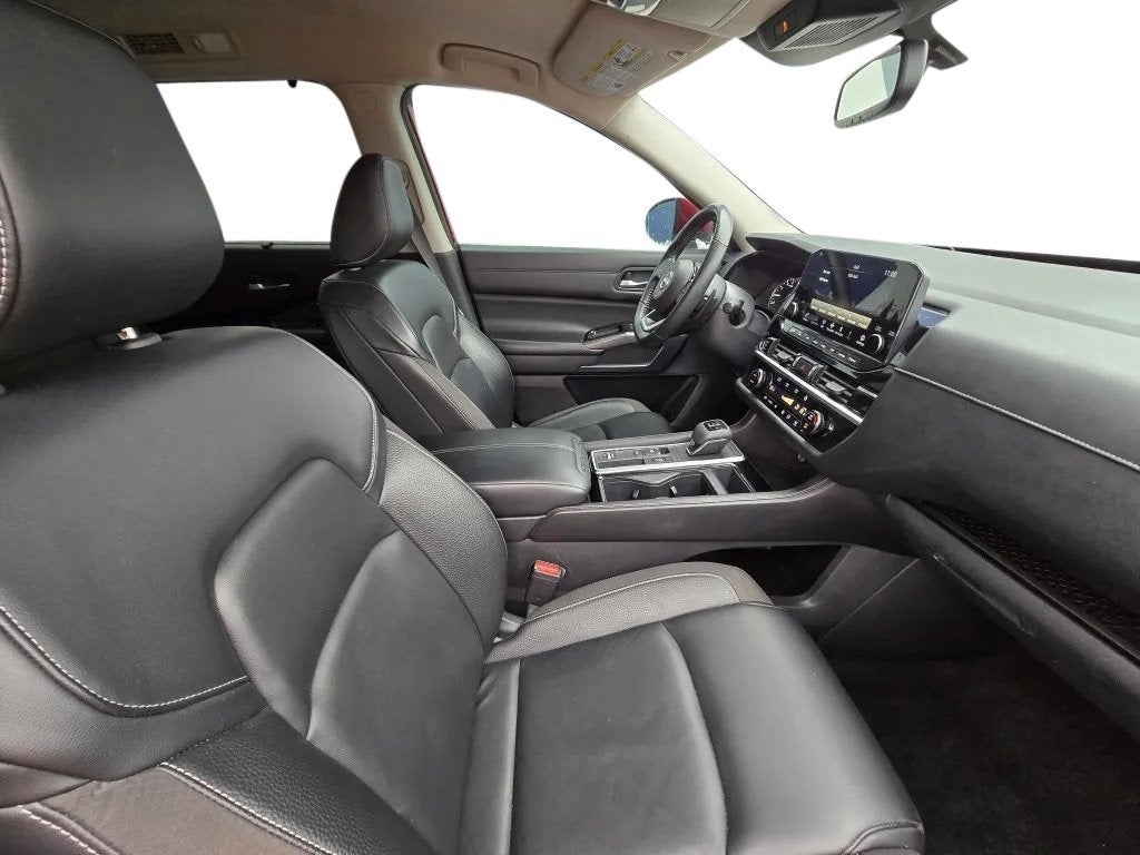 2022 Nissan Pathfinder SL 2WD