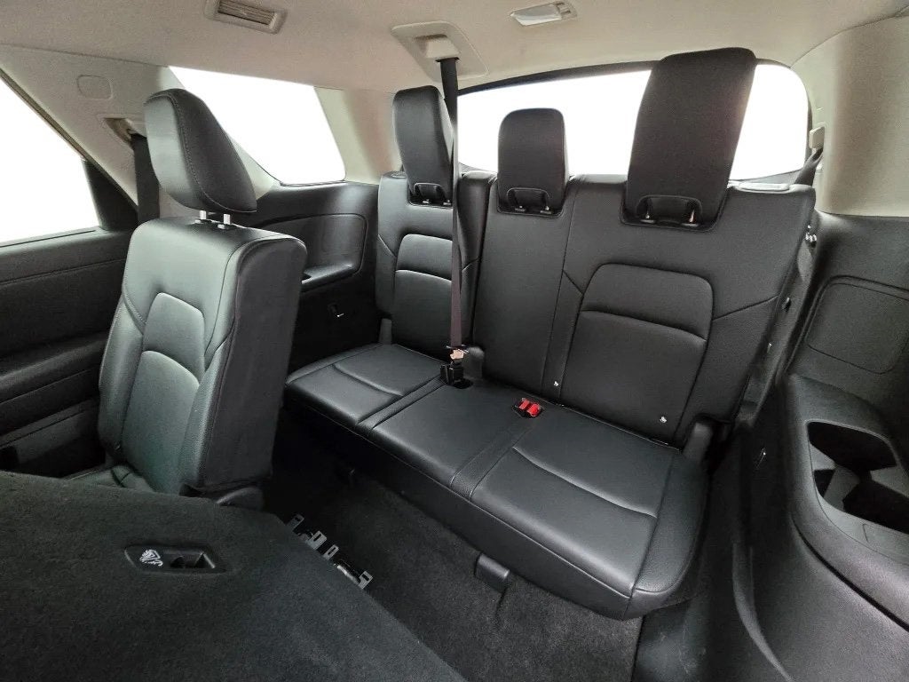 2022 Nissan Pathfinder SL 2WD