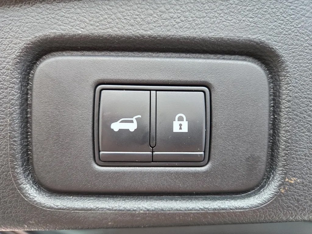 2022 Nissan Pathfinder SL 2WD