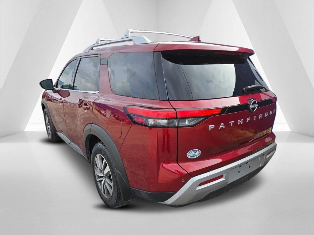 2022 Nissan Pathfinder SL 2WD