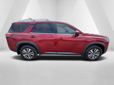 2022 Nissan Pathfinder SL 2WD