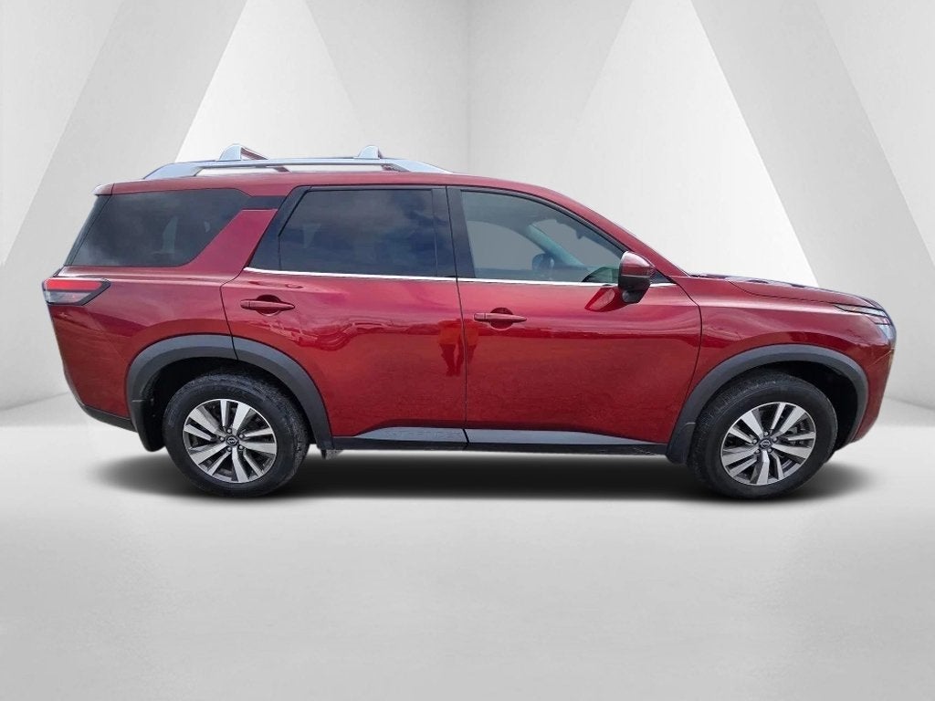 2022 Nissan Pathfinder SL 2WD