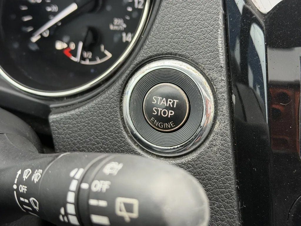 2021 Nissan Rogue Sport SL FWD Xtronic CVT