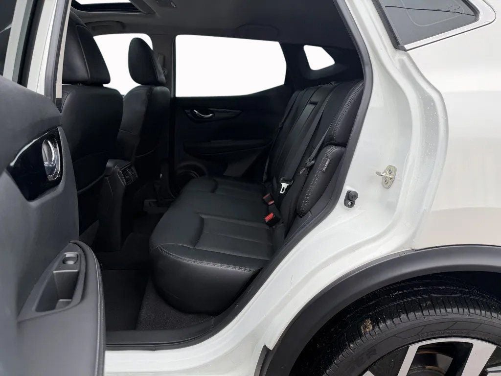 2021 Nissan Rogue Sport SL FWD Xtronic CVT